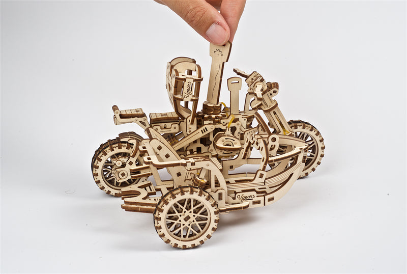 Kit maquette à construire Ugears Moto Scrambler avec side-car