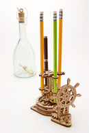 Kit maquette à construire Ugears Porte-crayons gouvernail